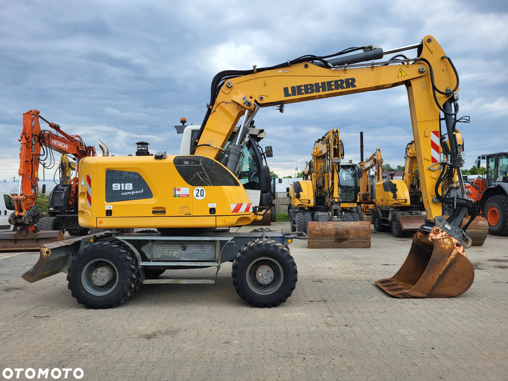 Liebherr A918 Compact / z Niemiec / Stan idealny / - 5