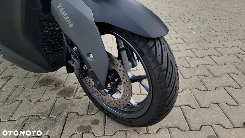 Yamaha X-max - 12