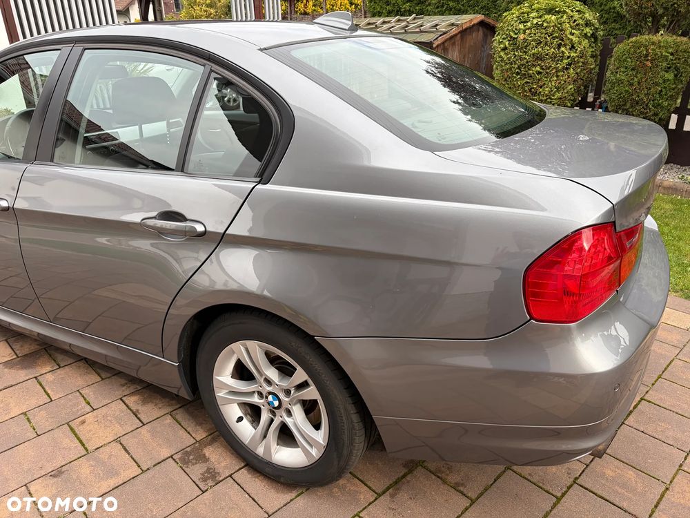 BMW Seria 3 318i - 3