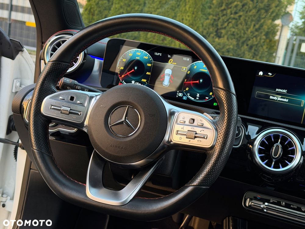 Mercedes-Benz CLA 200 7G-DCT AMG Line - 26