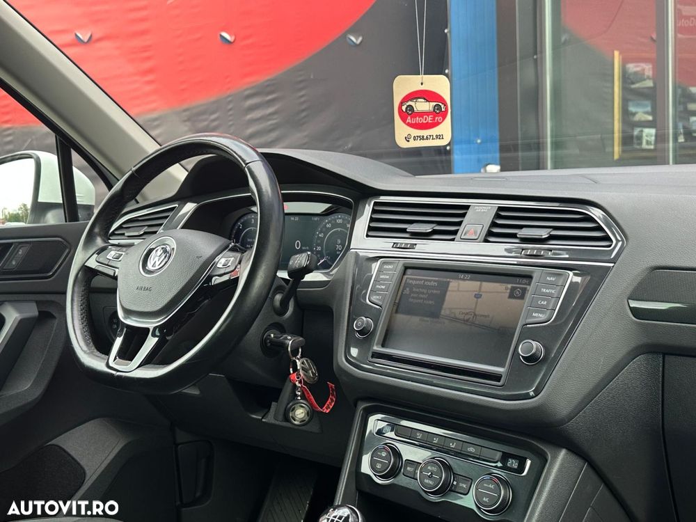 Volkswagen Tiguan - 10