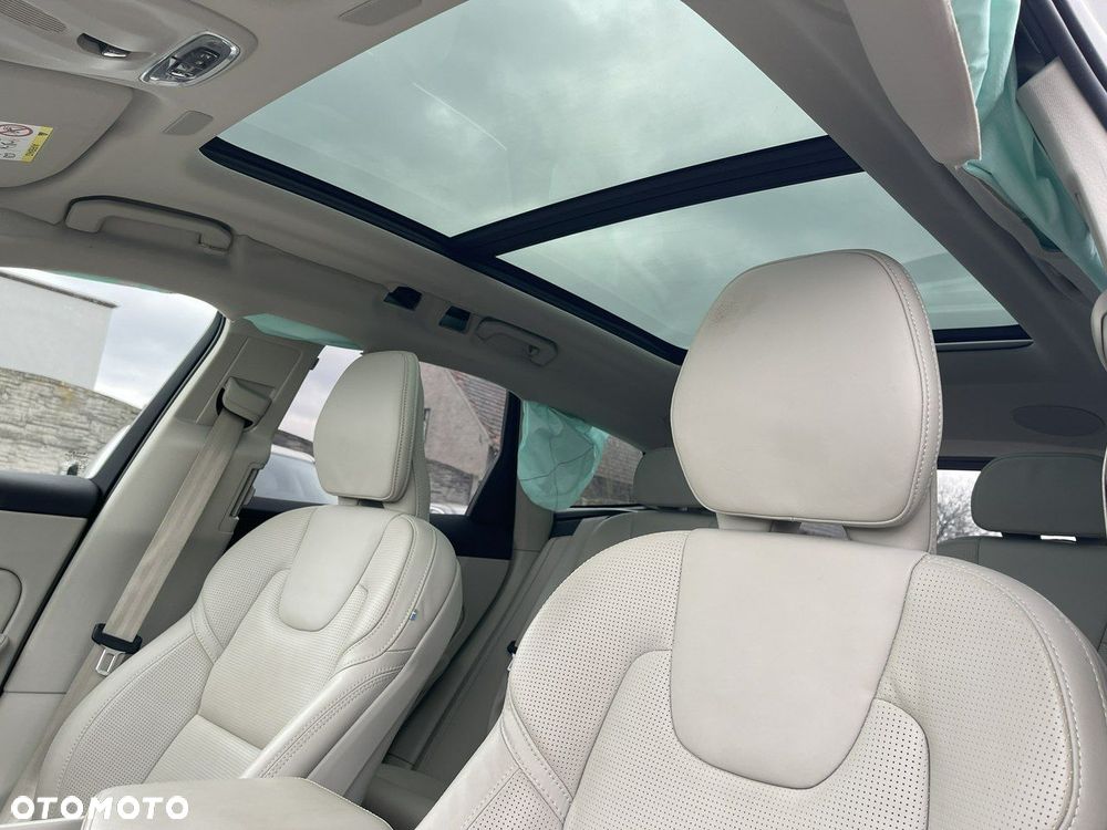 Volvo XC 60 B5 D AWD Ultimate Bright - 14