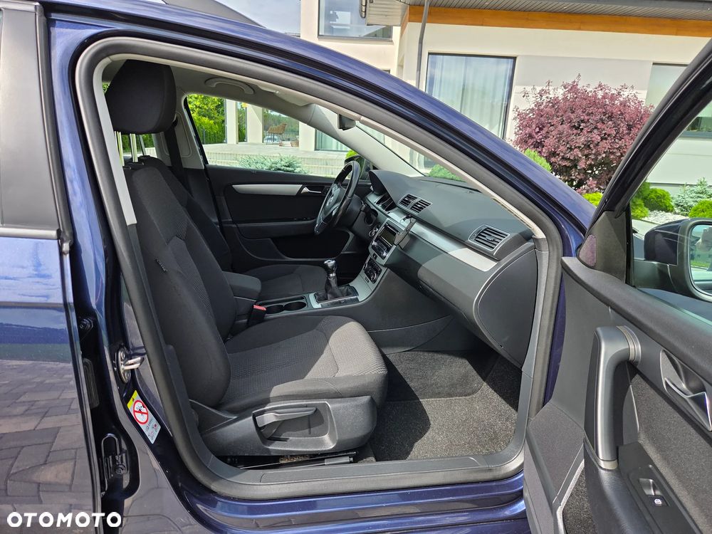 Volkswagen Passat 2.0 Blue TDI SCR Comfortline - 24