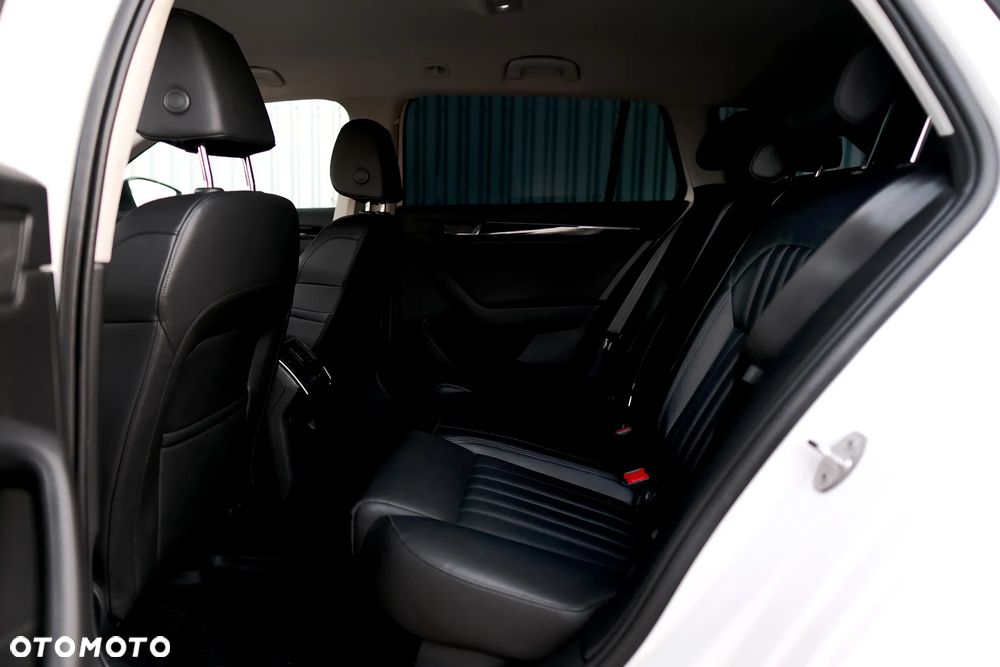 Skoda Superb 2.0 TDI DSG L&K - 35