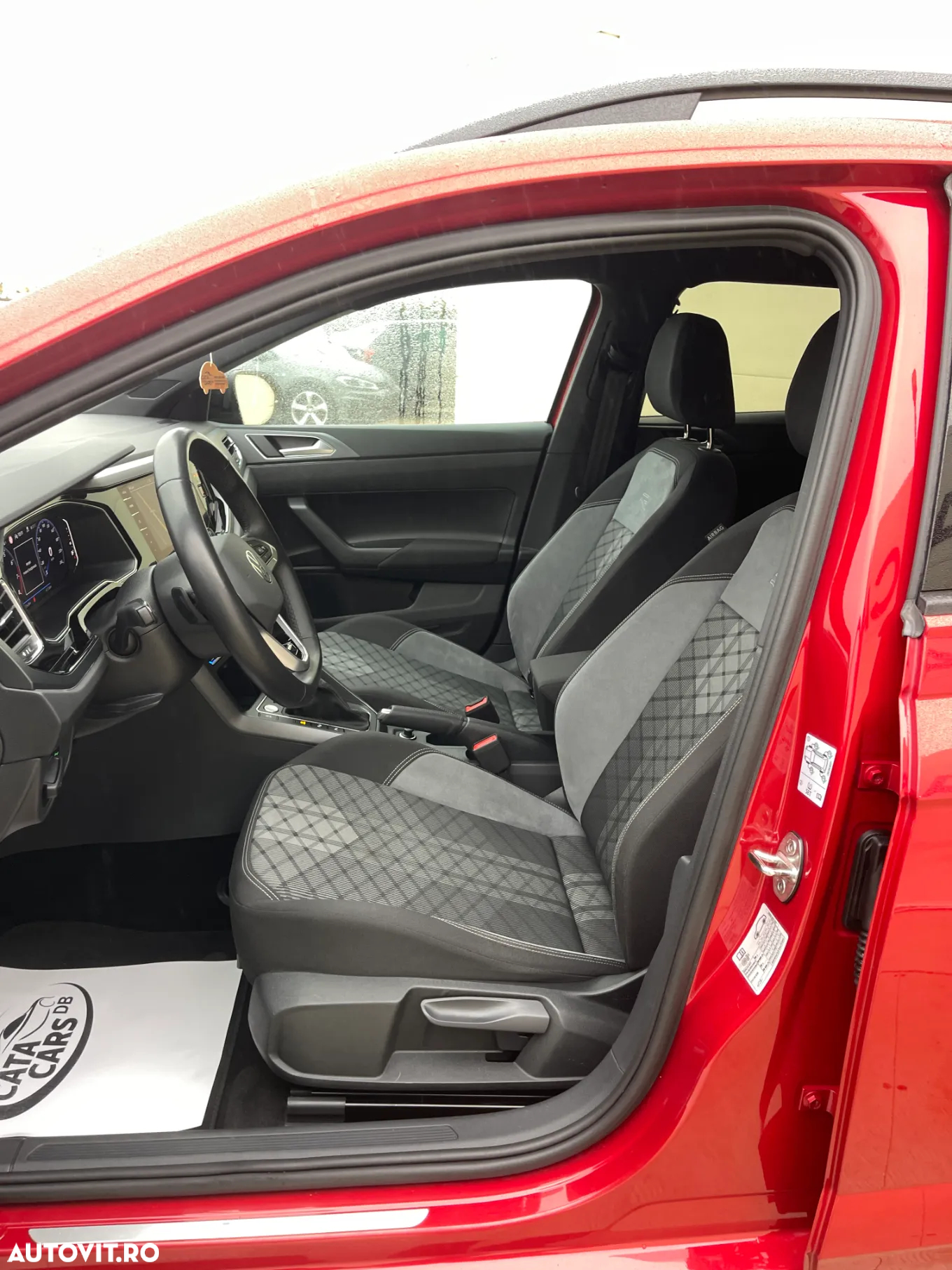 Volkswagen Taigo 1.5 TSI 150CP DSG7 R-Line - 29