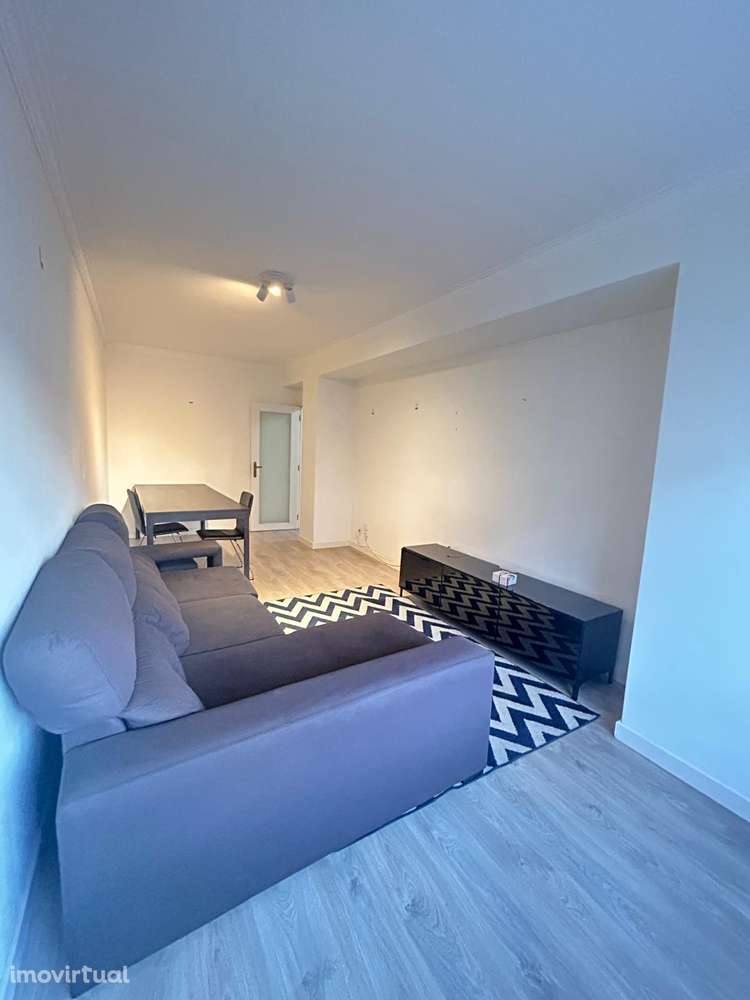 VENDE-SE T2 Mobilado e c/ Garagem, próximo Centro da Cidade de Braga! - Grande imagem: 3/17