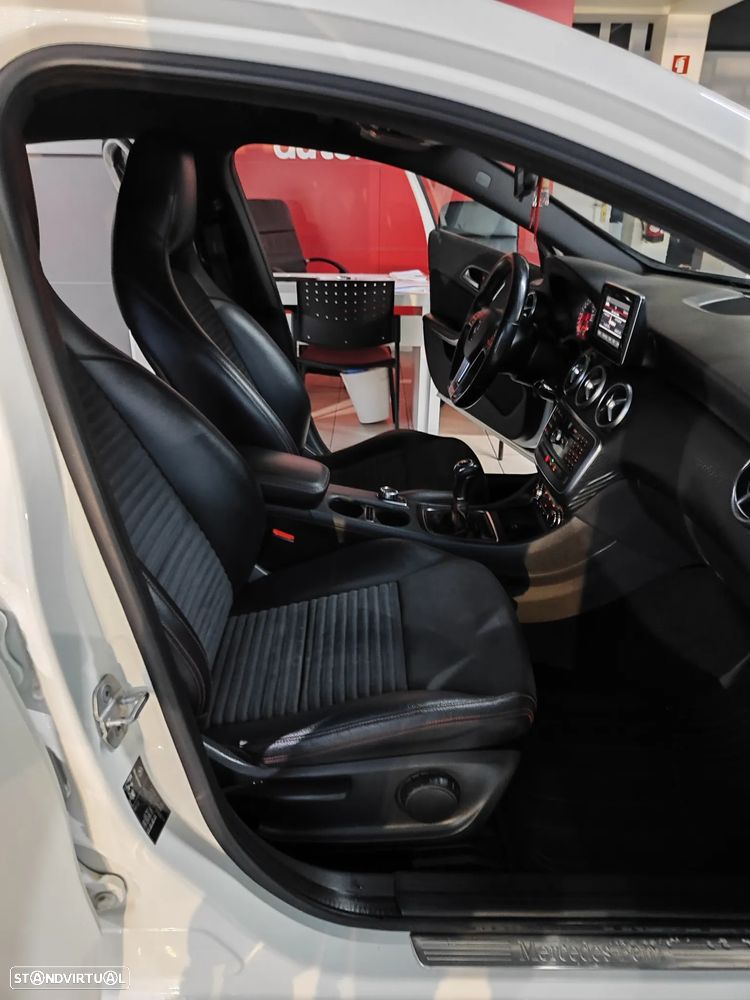 Mercedes-Benz A 180 CDI BE AMG Line - 14