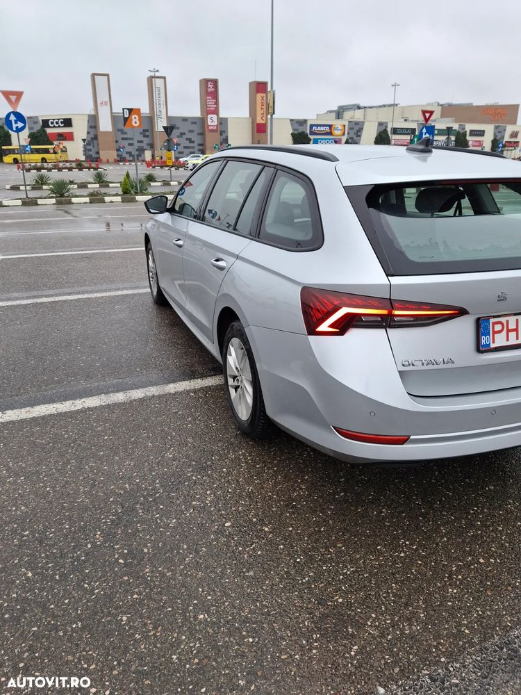 Skoda Octavia Combi 2.0 TDI DSG Clever - 5