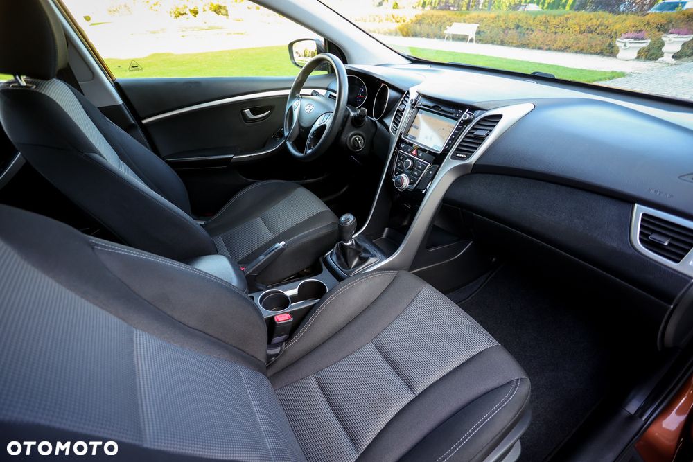 Hyundai i30 1.4 Premium - 17