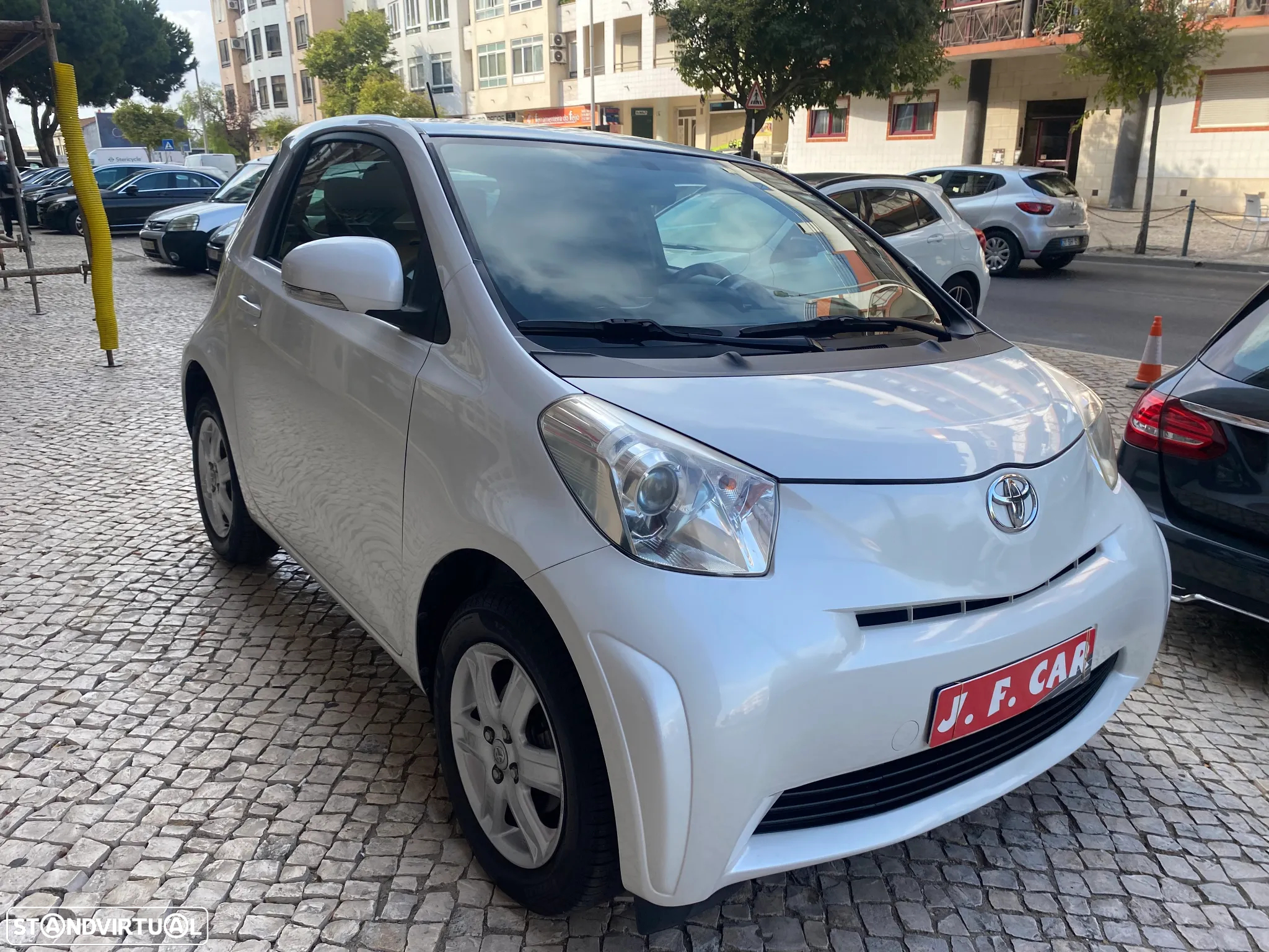 Toyota iQ 1.0 VVT-i - 16
