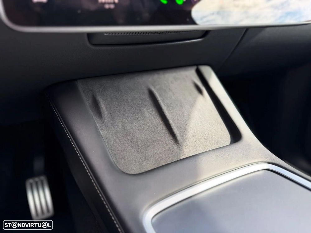 Tesla Model Y Performance Tração Integral - 21