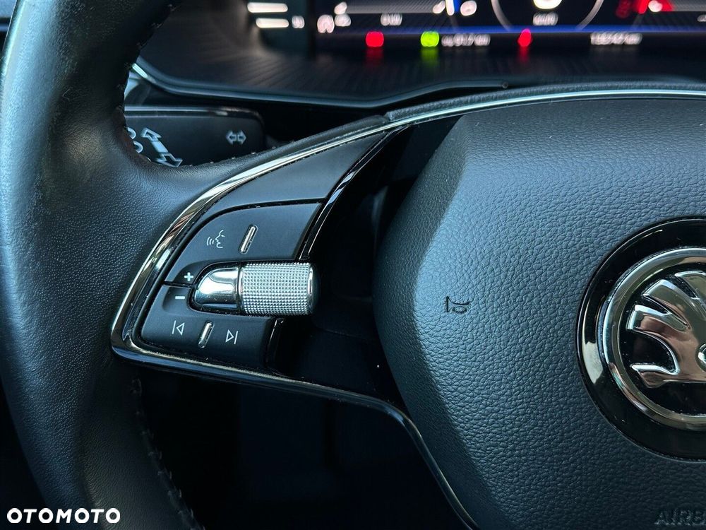 Skoda Superb 2.0 TSI 4x4 L&K DSG - 19