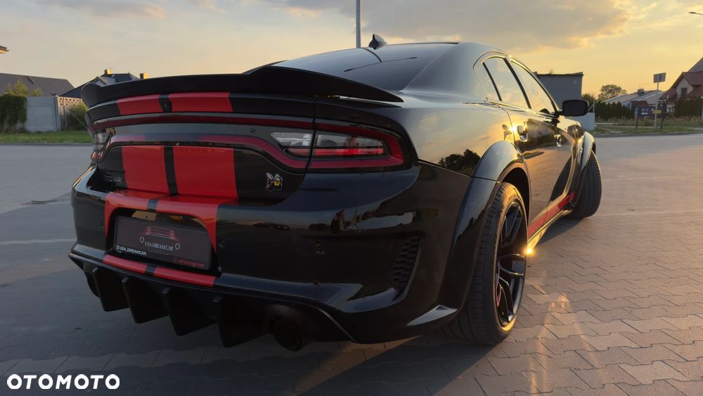 Dodge Charger 6.4 Scat Pack Widebody - 16