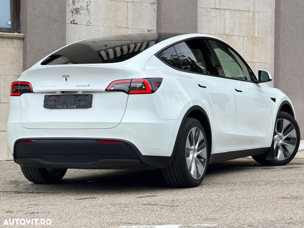 Tesla Model Y Long Range Dual Motor AWD - 5