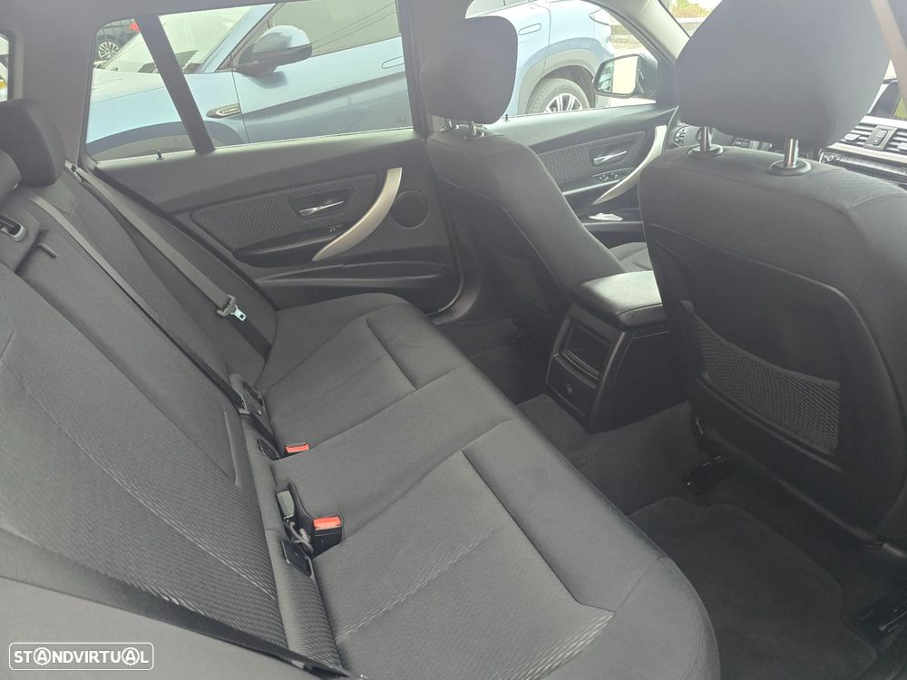BMW 318 d Advantage - 10