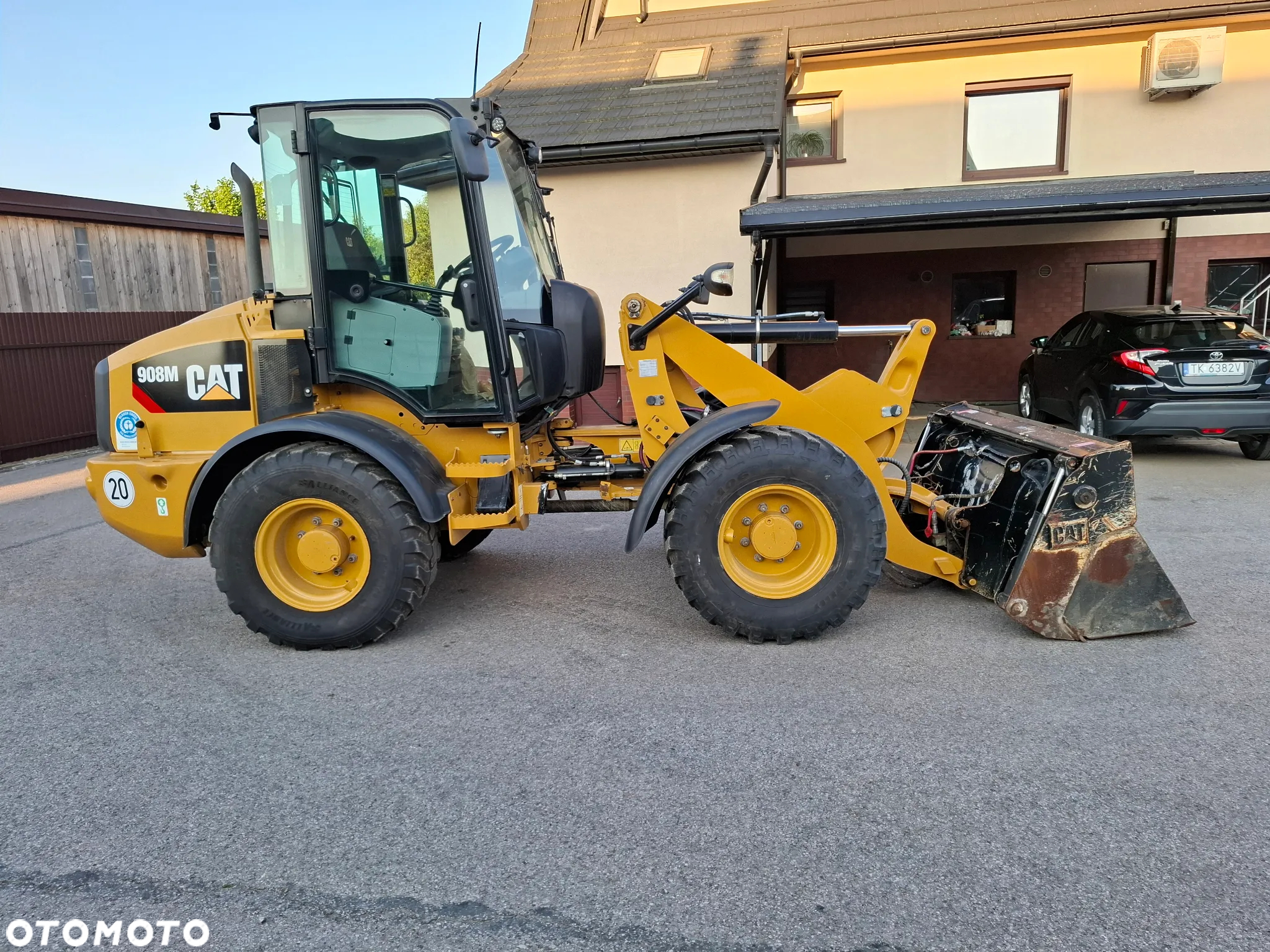 Caterpillar CAT 908 M - 11