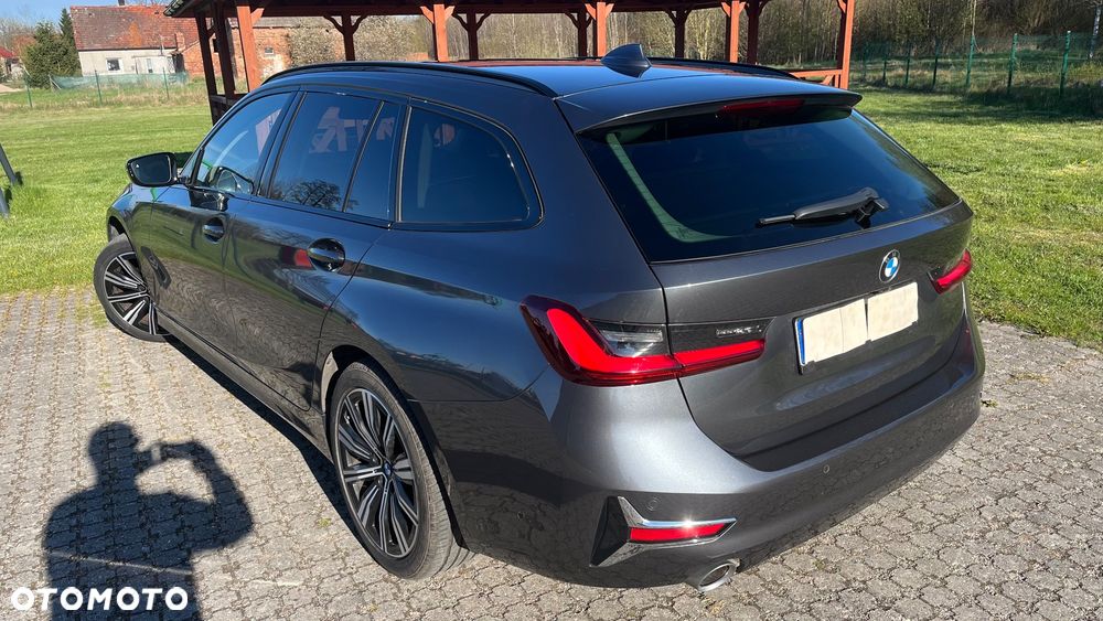 BMW Seria 3 320d Luxury Line Purity sport - 4