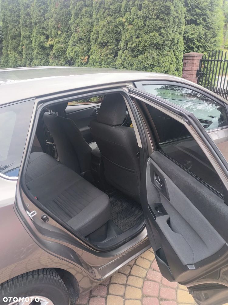 Toyota Auris Hybrid 135 Prestige - 6