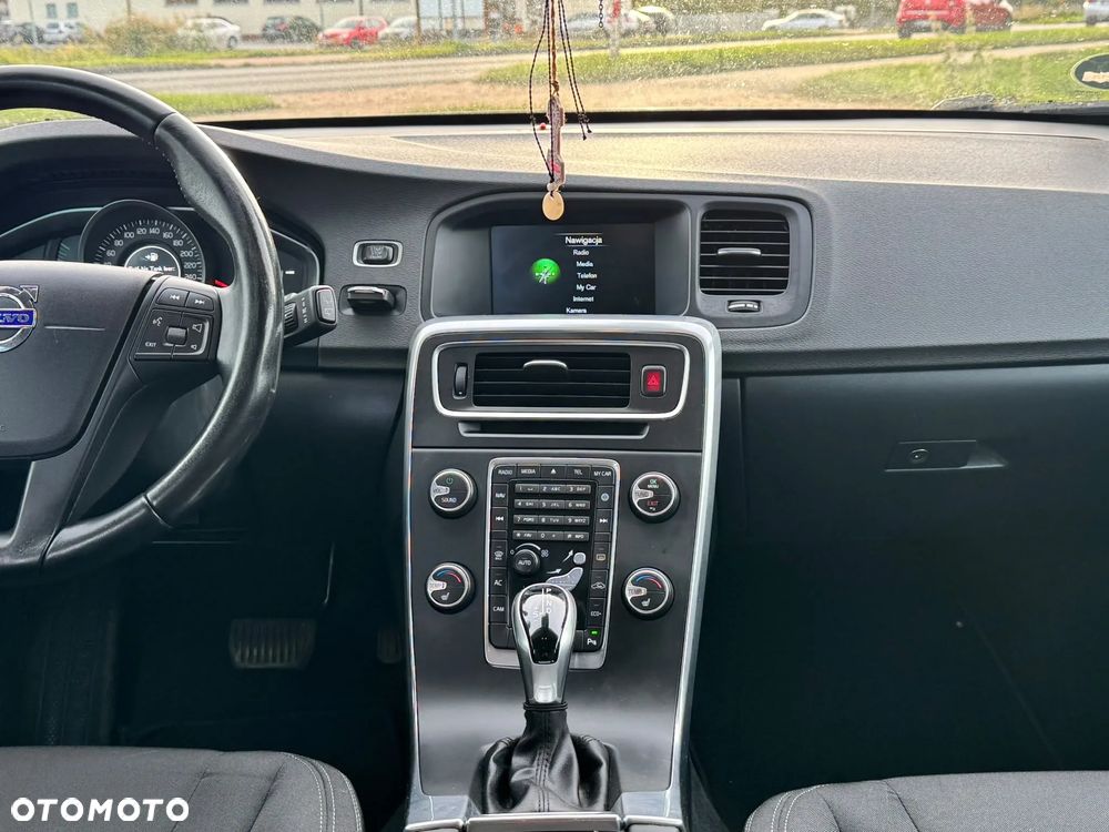 Volvo V60 D4 Geartronic Momentum - 20
