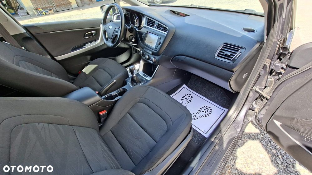 Kia Ceed 1.4 CVVT Dream-Team Edition - 10