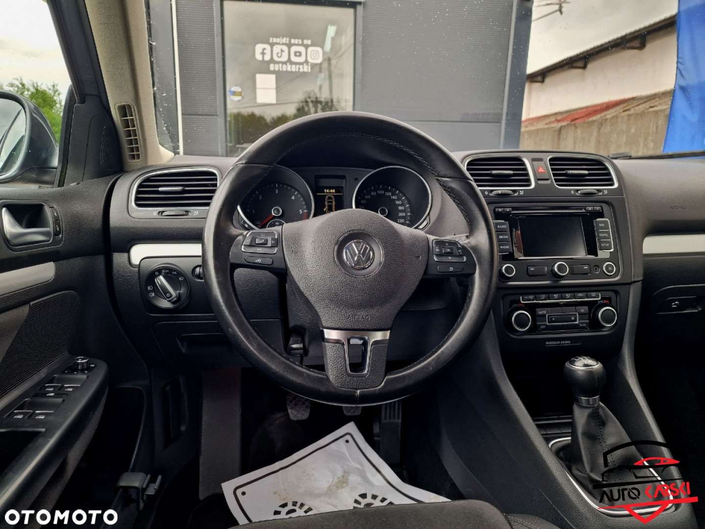 Volkswagen Golf - 28