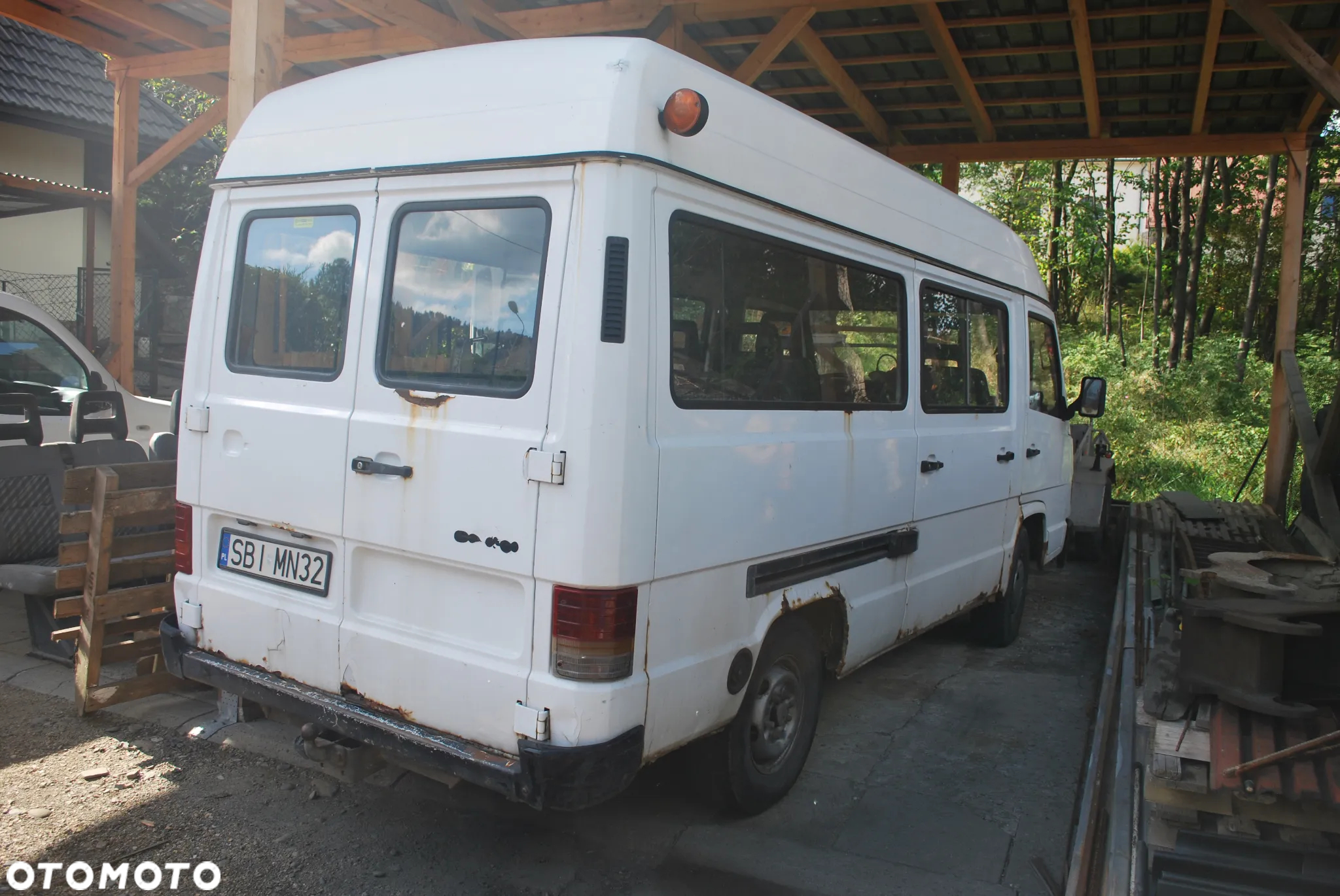 Mercedes-Benz MB100 - 3