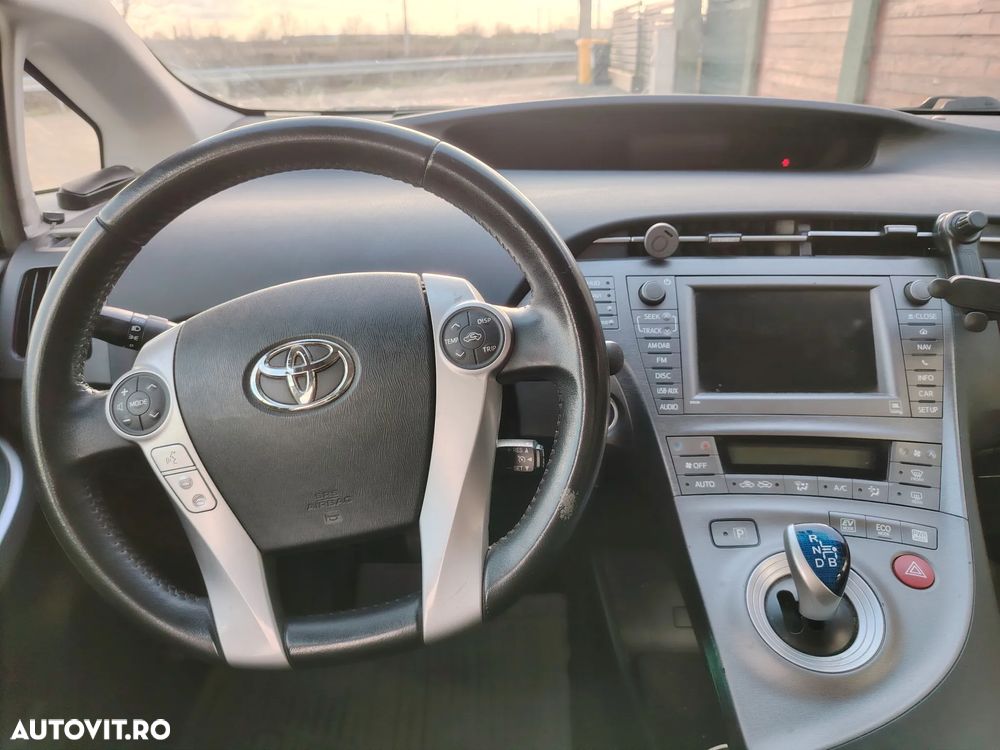 Toyota Prius Sol - 16