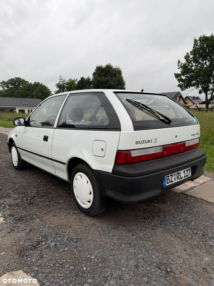 Suzuki Swift 1.0 GL - 3