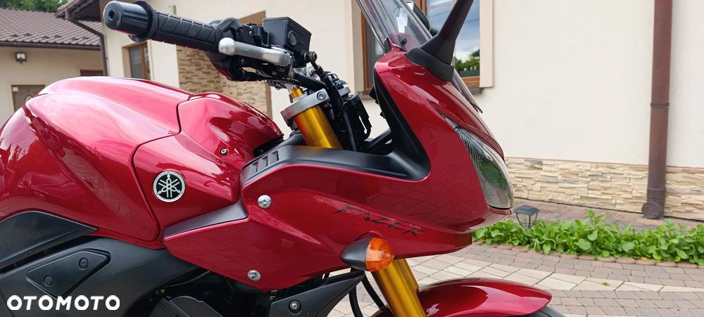 Yamaha FZ - 28