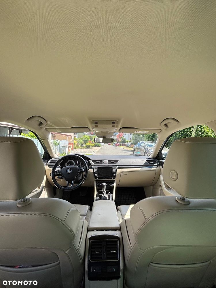 Skoda Superb 2.0 TDI 4x4 L&K DSG - 11