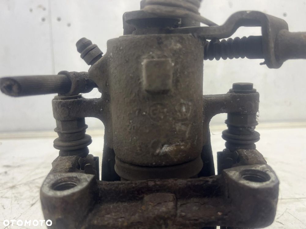 Zacisk hamulcowy Opel Zafira B 05-14r. prawy tył - 6