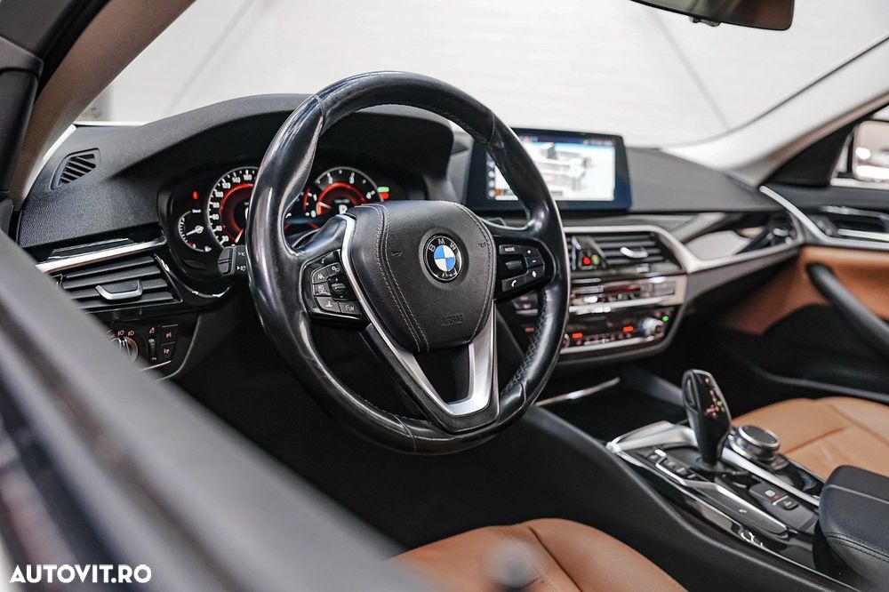 BMW Seria 5 520d AT - 13