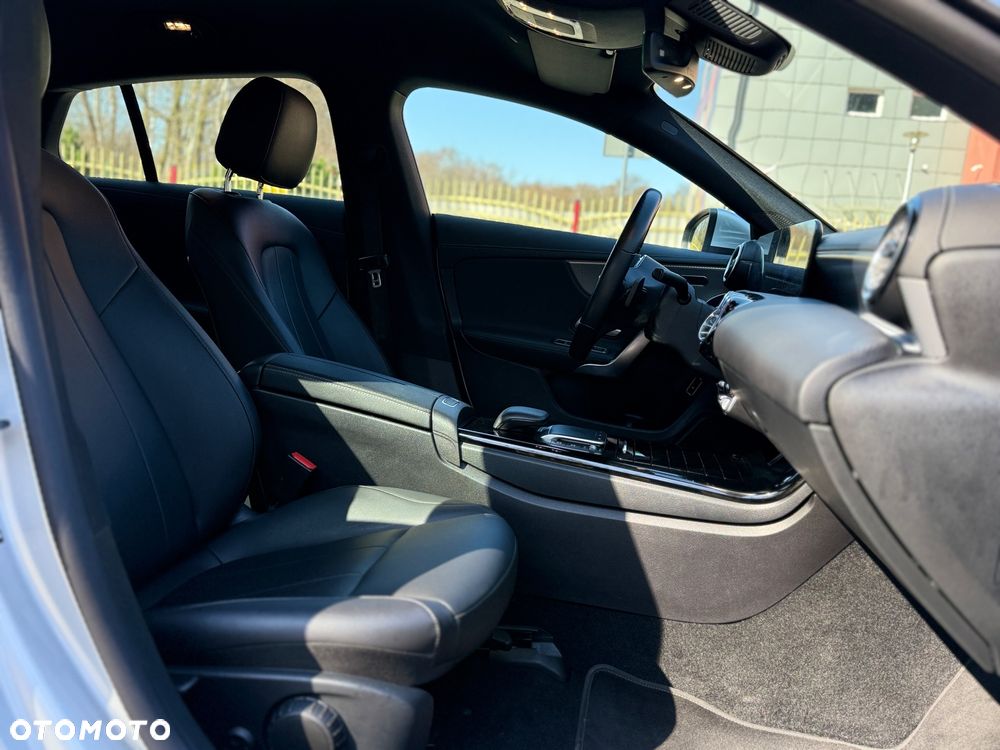 Mercedes-Benz CLA 250 e 8G-DCT Edition Progressive Line - 29