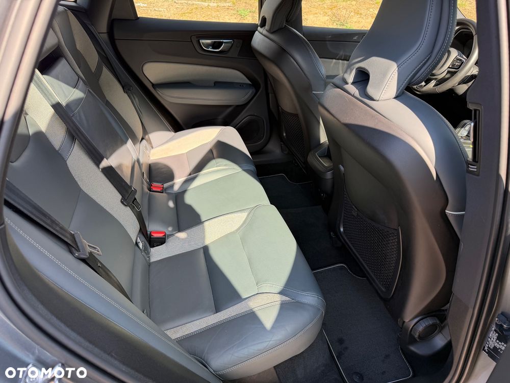 Volvo XC 60 B4 D Geartronic RDesign - 16