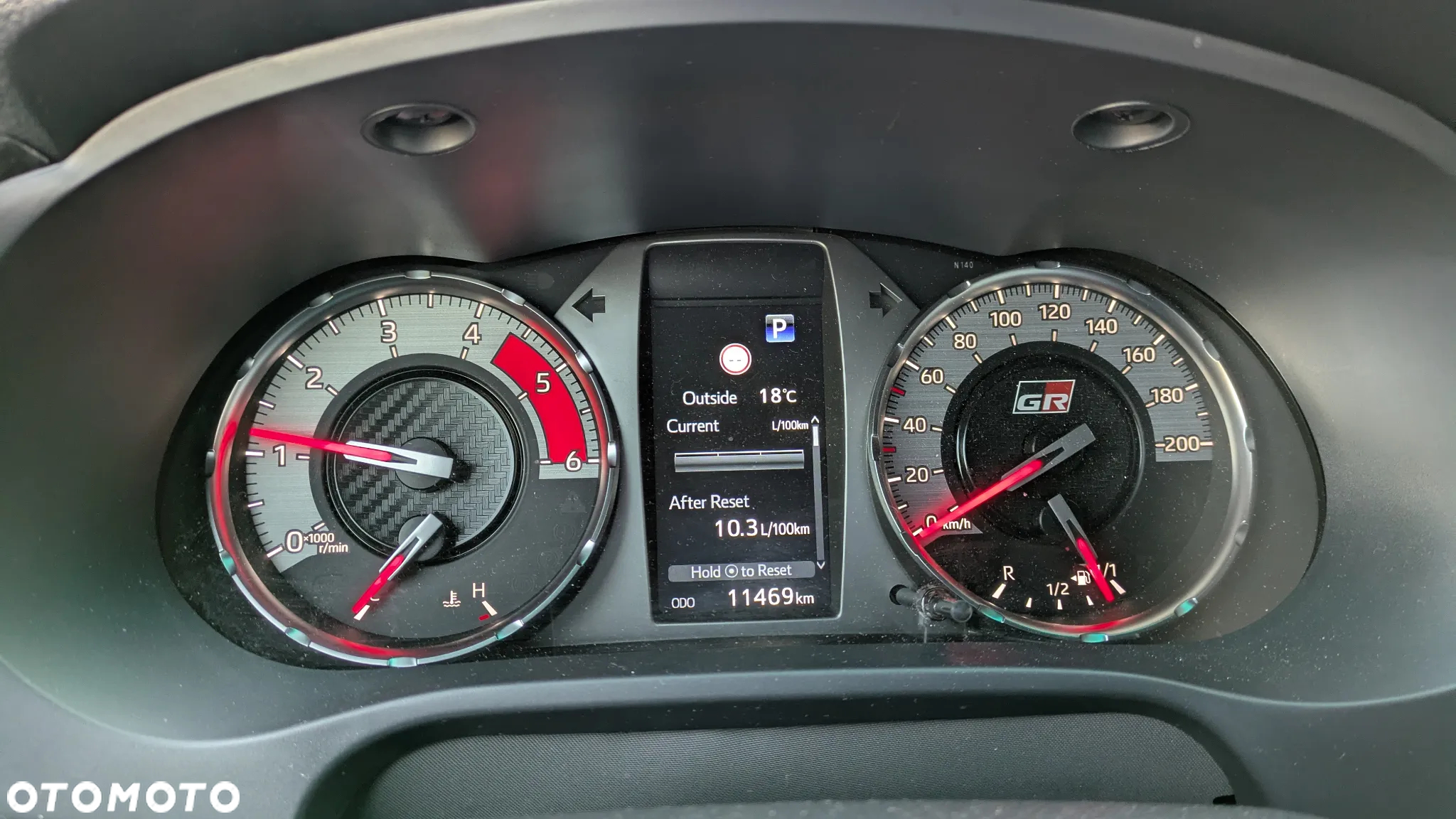 Toyota Hilux 2.8 D-4D Double Cab GR Sport 4x4 - 24