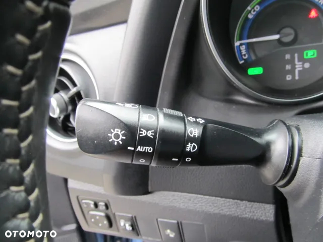 Toyota Auris Hybrid 135 Premium - 27