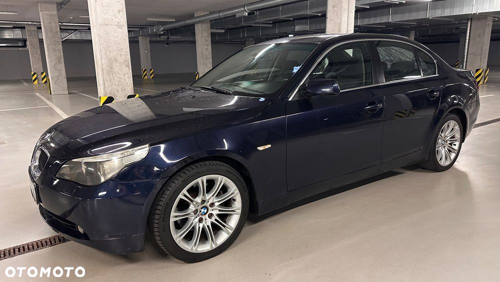 BMW E60 2005 photo 2