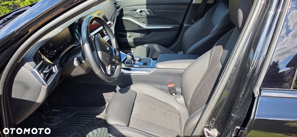 BMW Seria 3 320d Sport Line Shadow sport - 12
