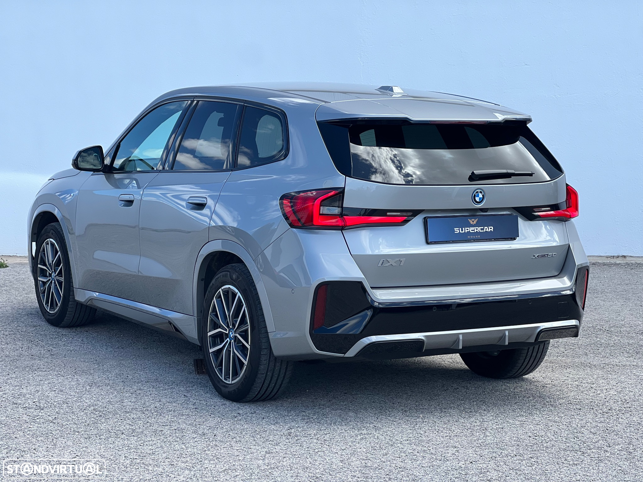 BMW iX1 xDrive30 M Sport Pack - 14