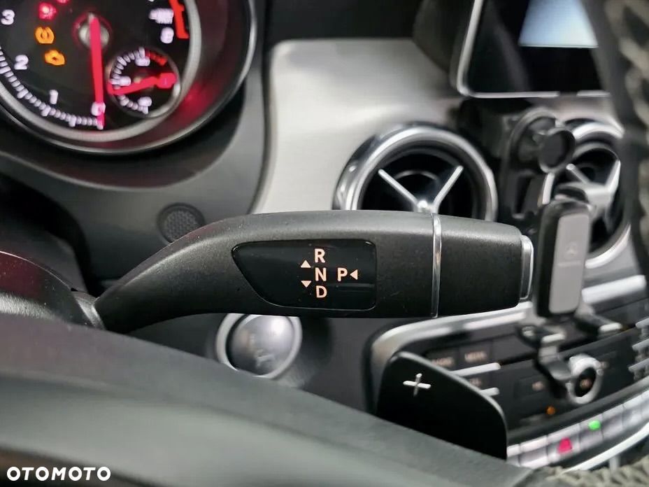 Mercedes-Benz GLA 250 4Matic 7G-DCT AMG Line - 23