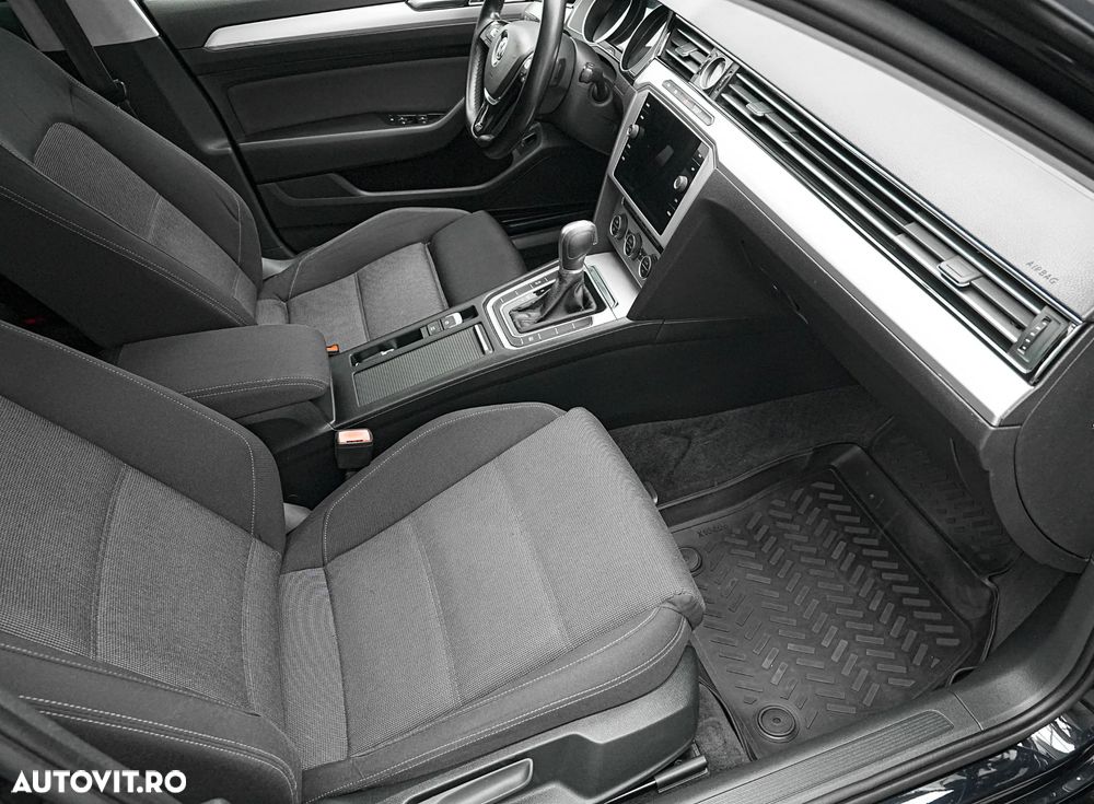 Volkswagen Passat 2.0 TDI DSG Highline - 14