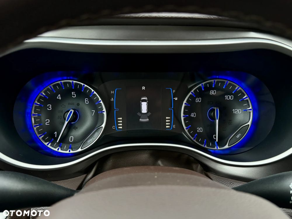 Chrysler Pacifica - 15