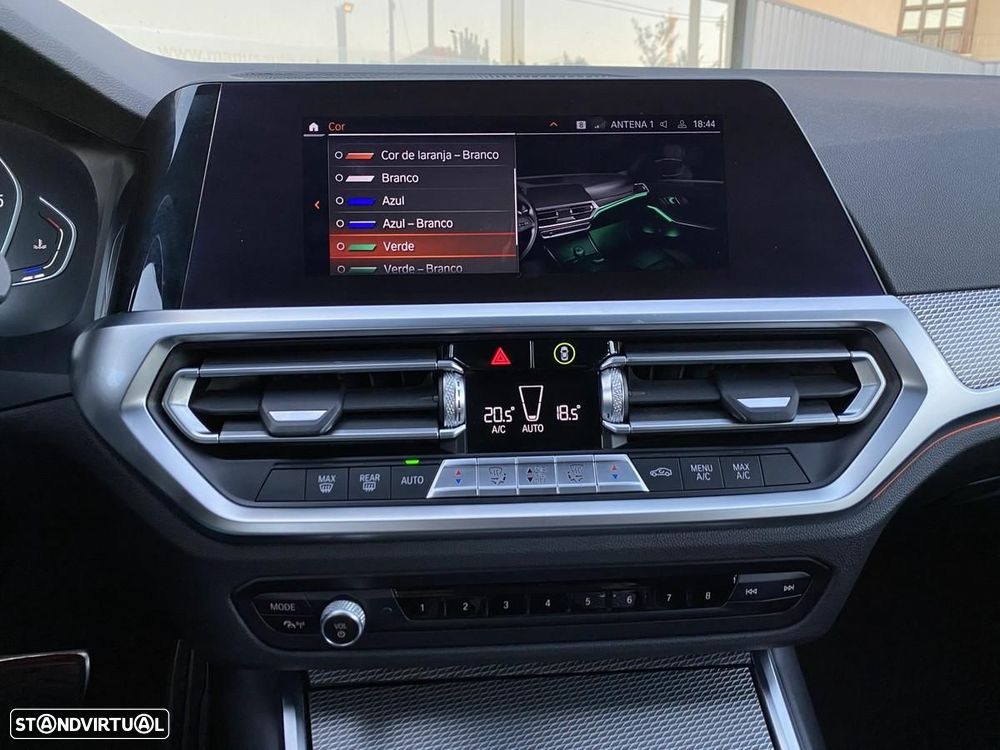 BMW 320 d Pack Desportivo M Auto - 32