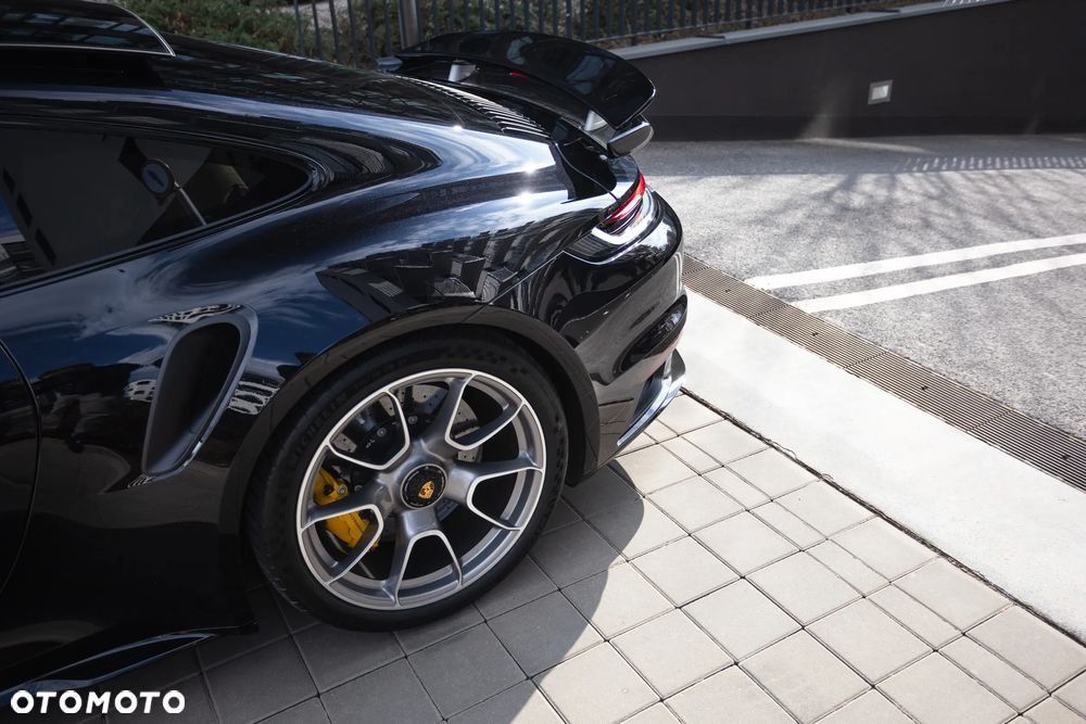 Porsche 911 Turbo S - 19