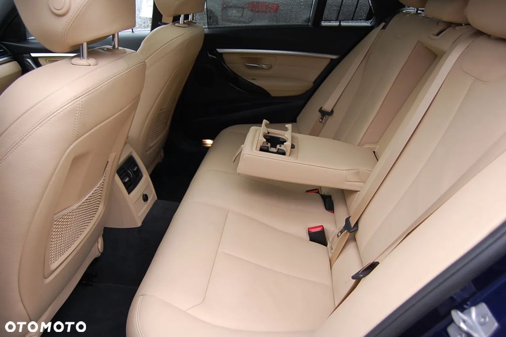 BMW Seria 3 - 36