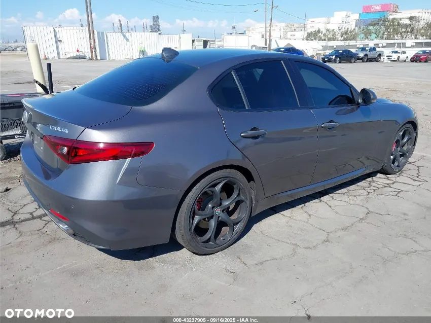 Alfa Romeo Giulia - 3
