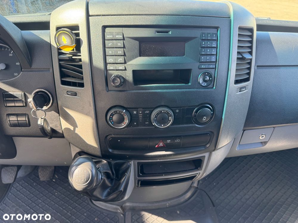 Mercedes-Benz Sprinter - 10