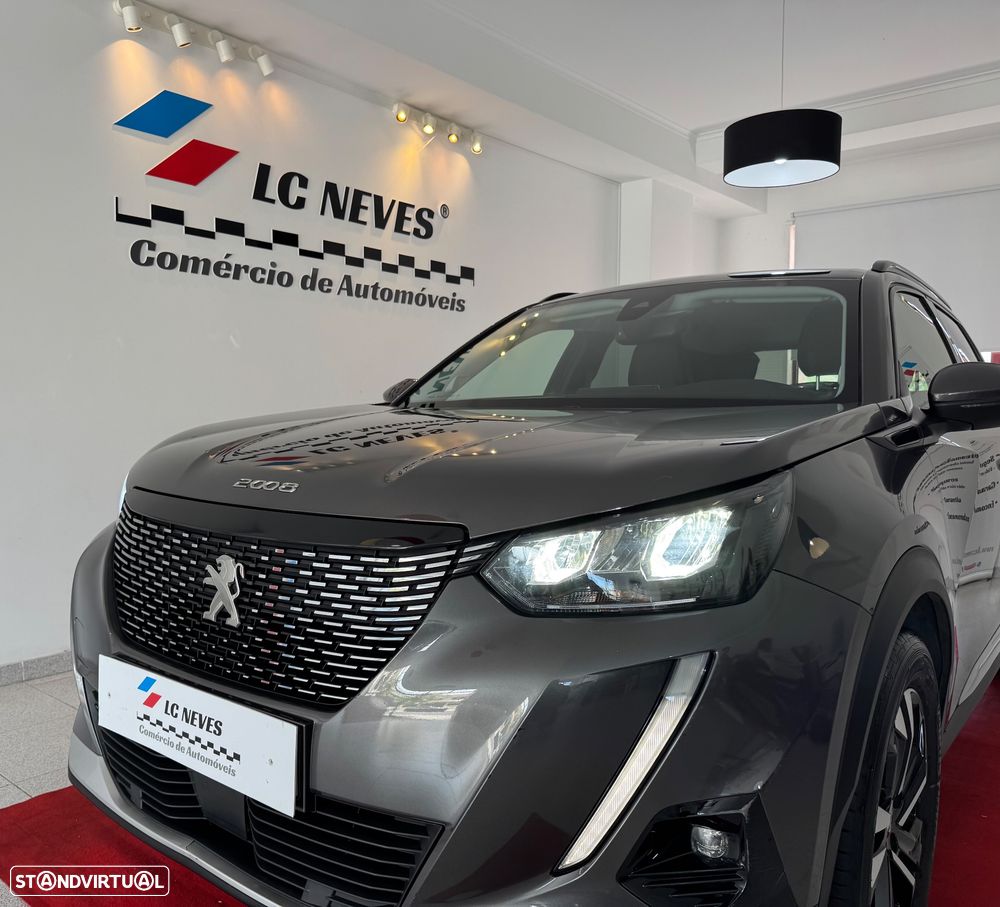Peugeot 2008 1.2 PureTech Allure EAT8 - 3