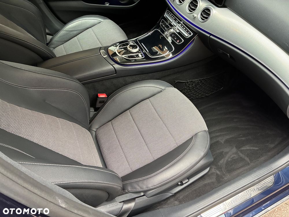 Mercedes-Benz Klasa E 220 d 9G-TRONIC - 35