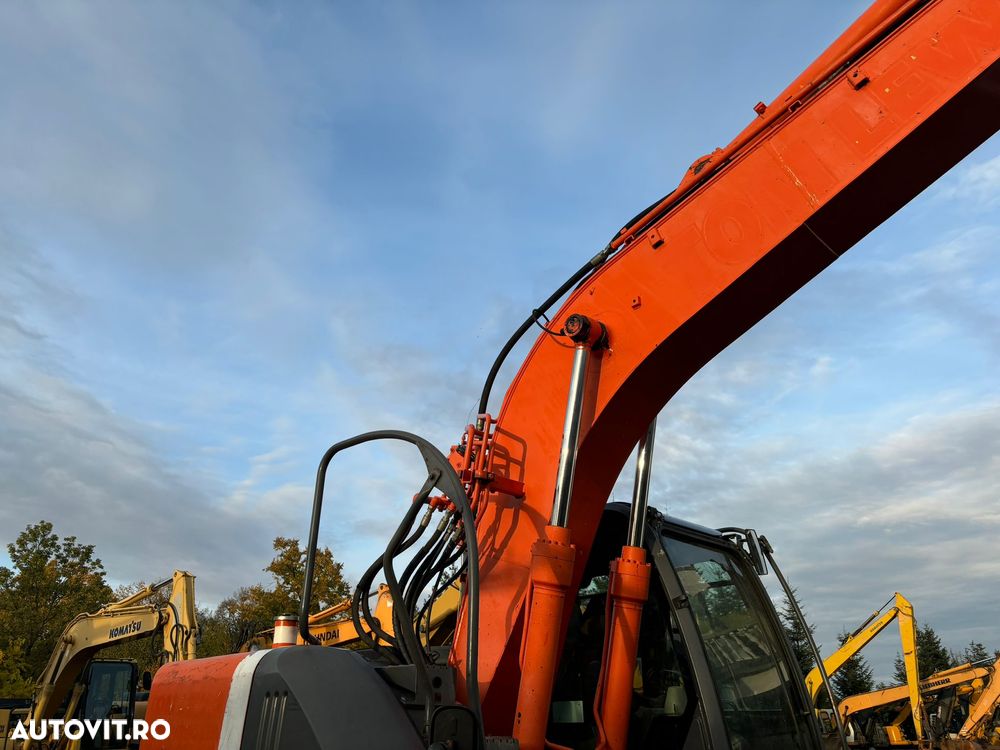 Hitachi ZX135US-3 - 10